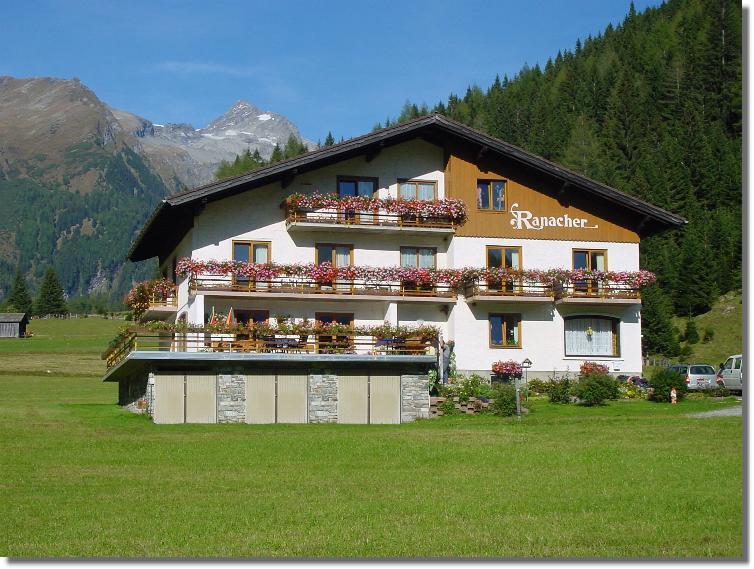 Haus Ranacher - im Hintergrund der Ankogel